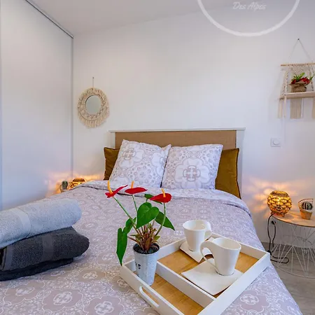 Appartement Entre Lacs Et Montagnes-jardin-wifi